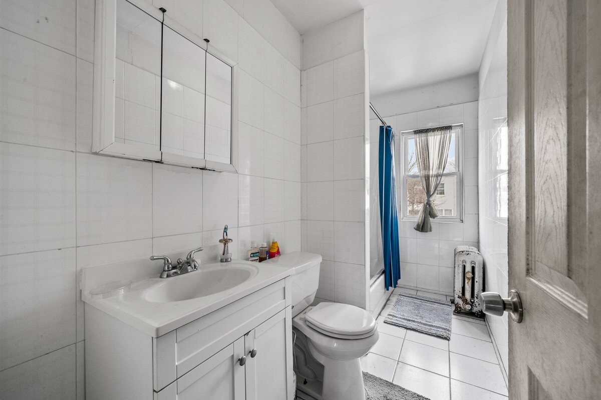 2143 SCHENECTADY Avenue