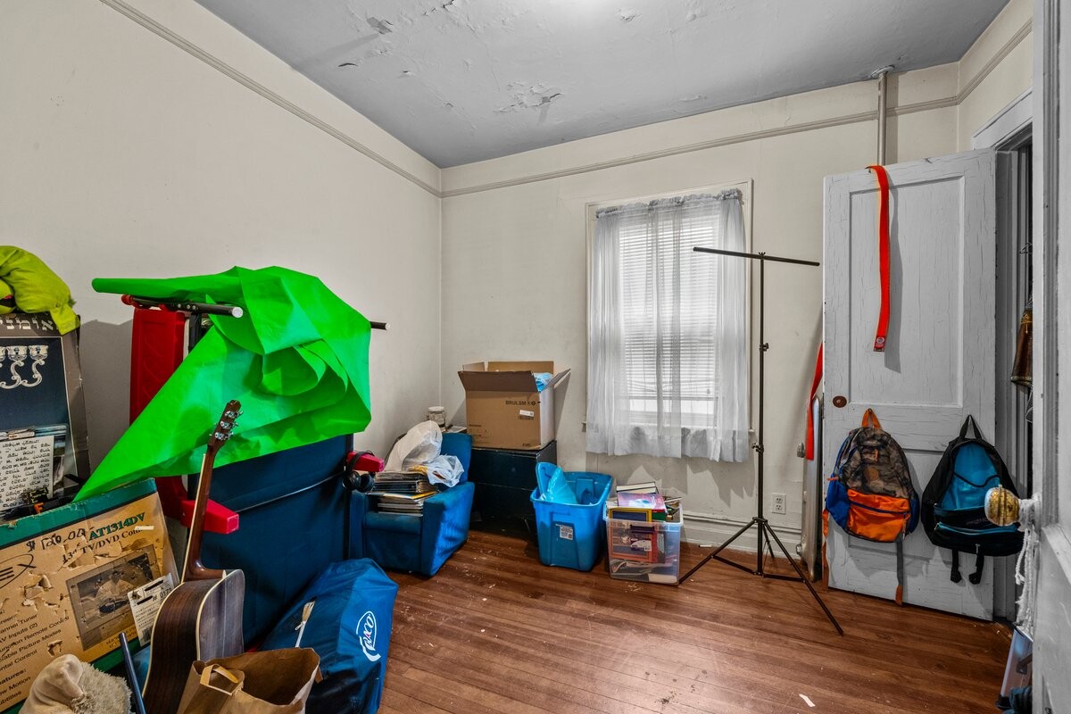 2143 SCHENECTADY Avenue