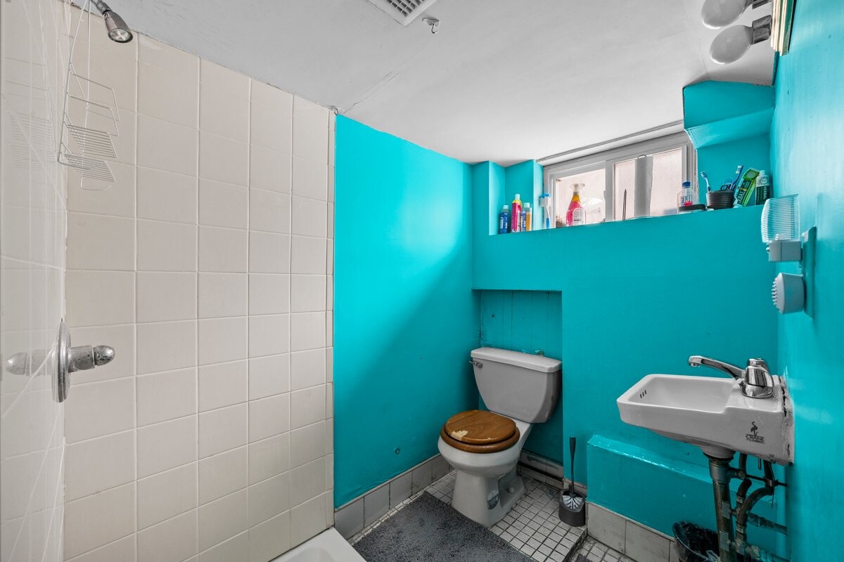 2143 SCHENECTADY Avenue