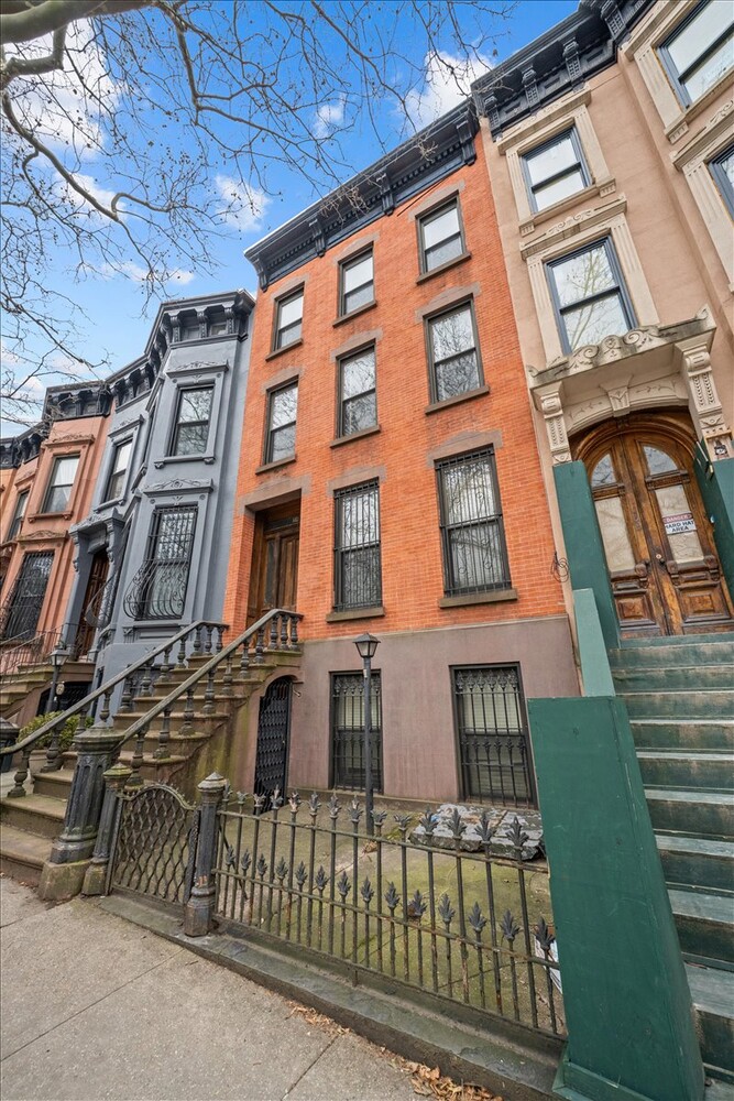 54 BERKELEY Place