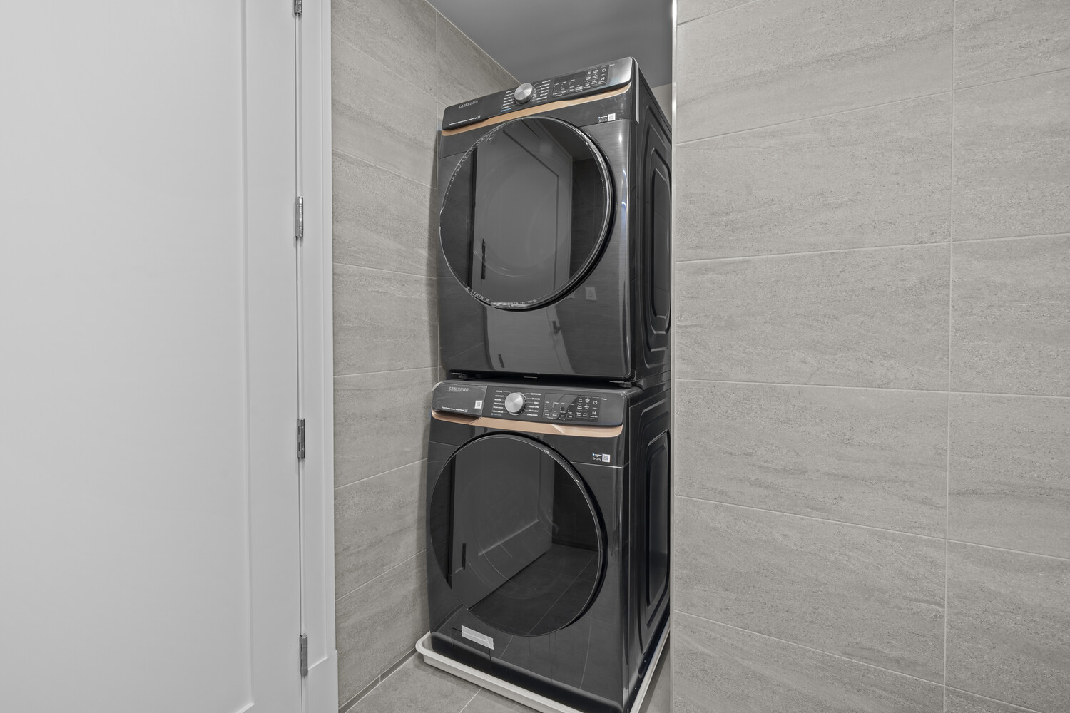 118 MADISON Street 3