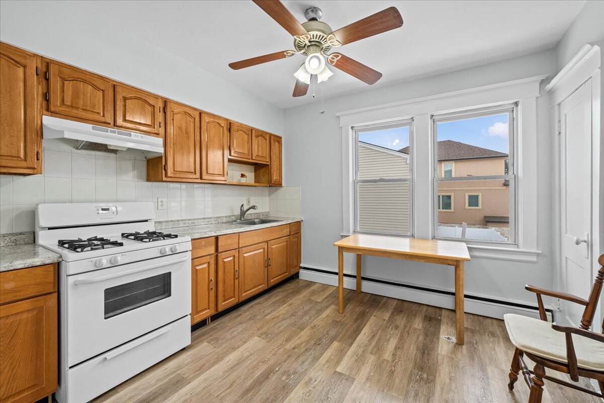 33 DELAWARE Avenue