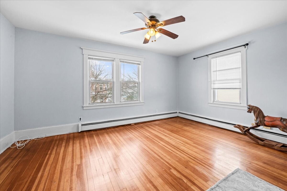 33 DELAWARE Avenue