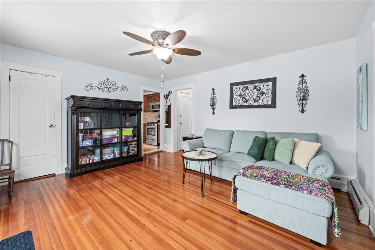 33 DELAWARE Avenue