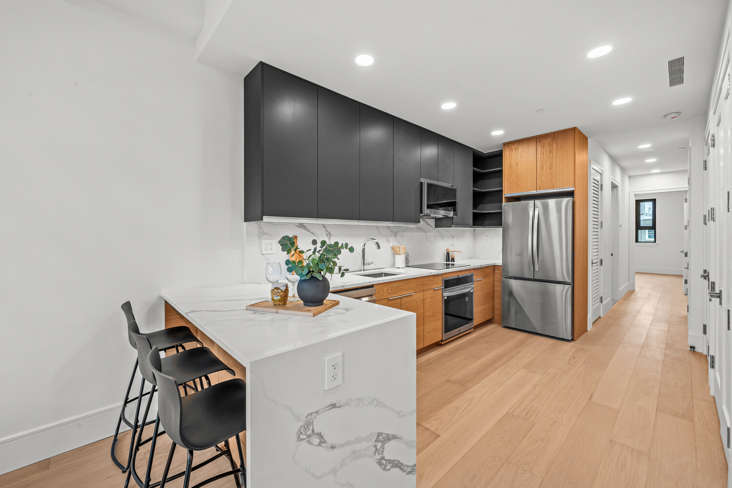 118 MADISON Street 4