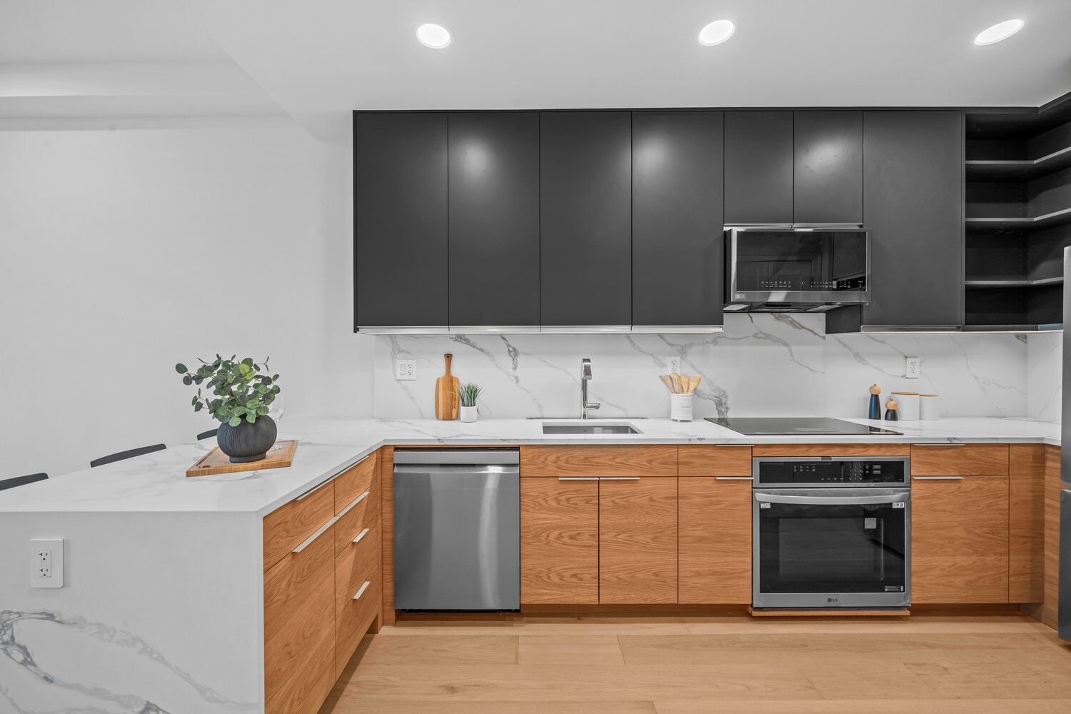 118 MADISON Street 4