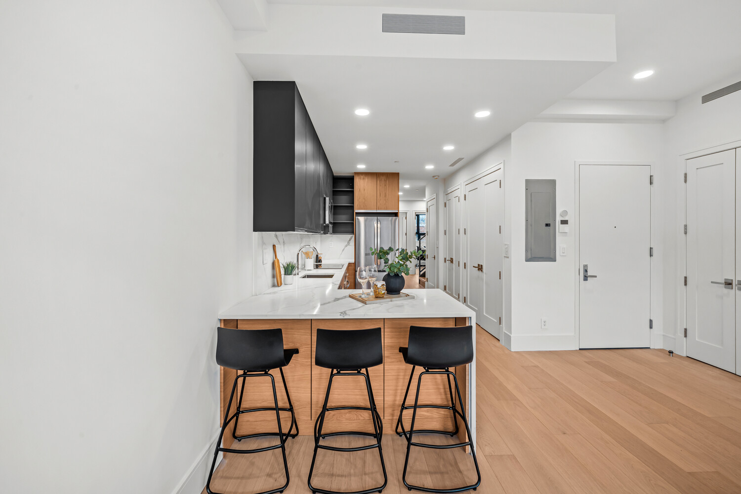 118 MADISON Street 4