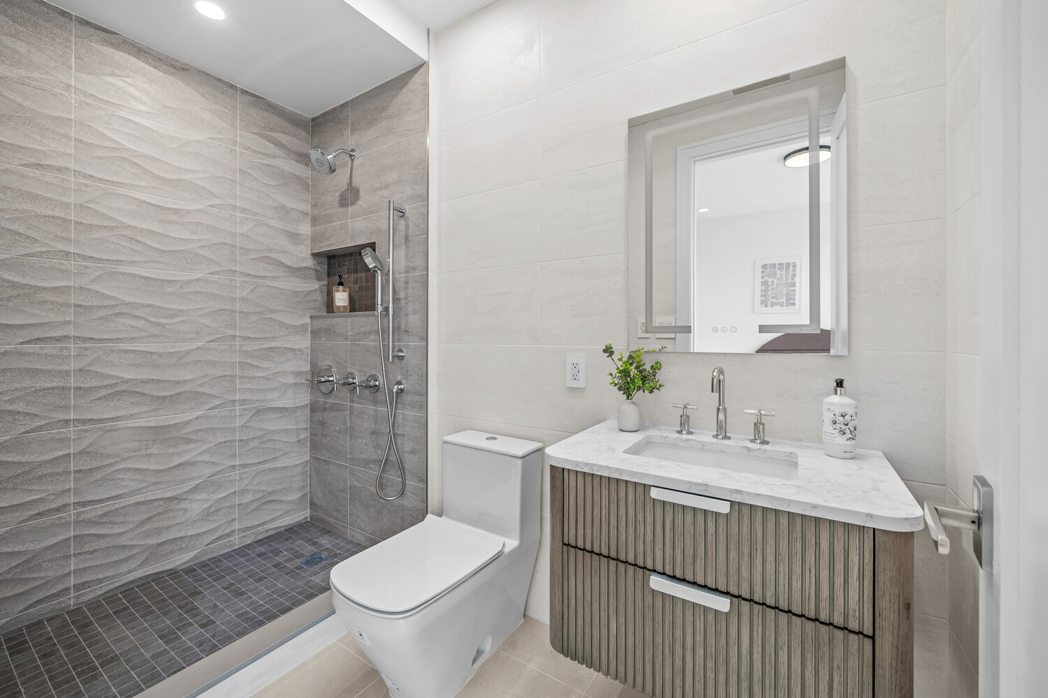 118 MADISON Street 4