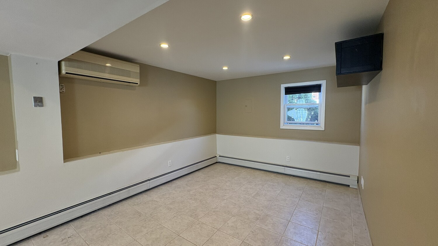 86 NOTRE DAME Avenue 1