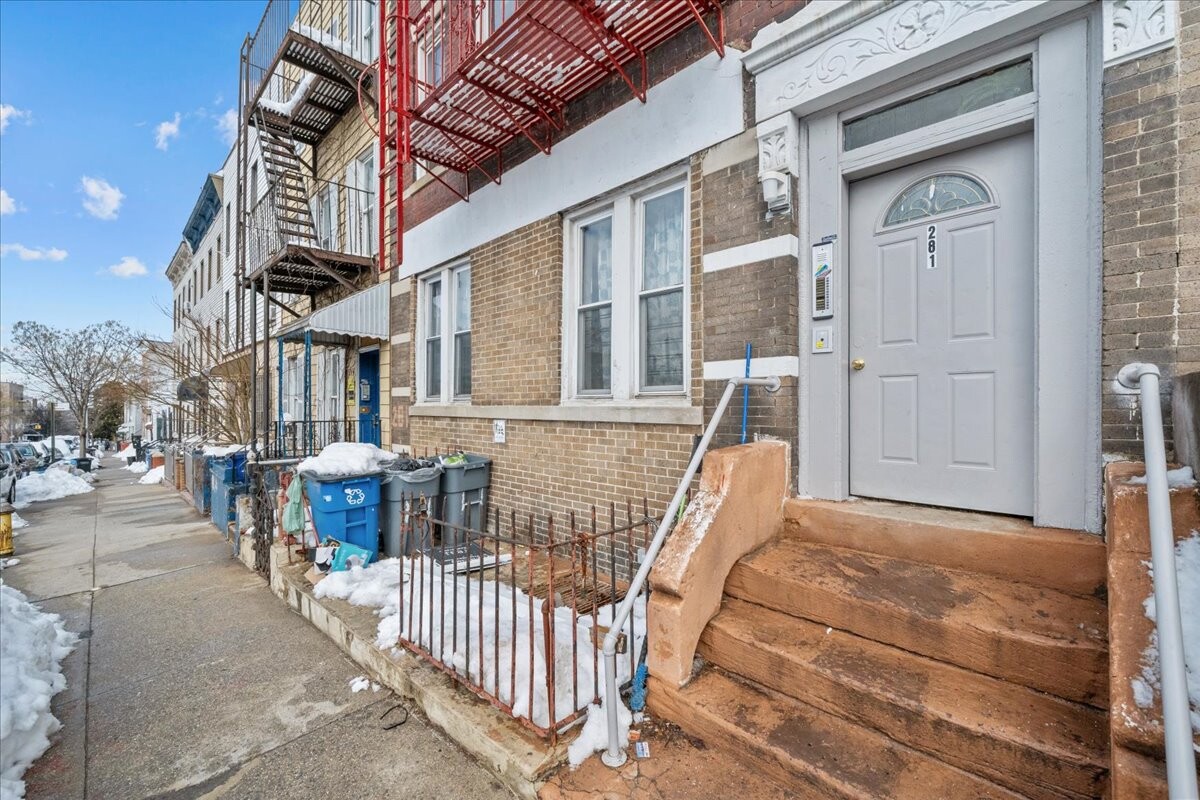 281 23RD Street