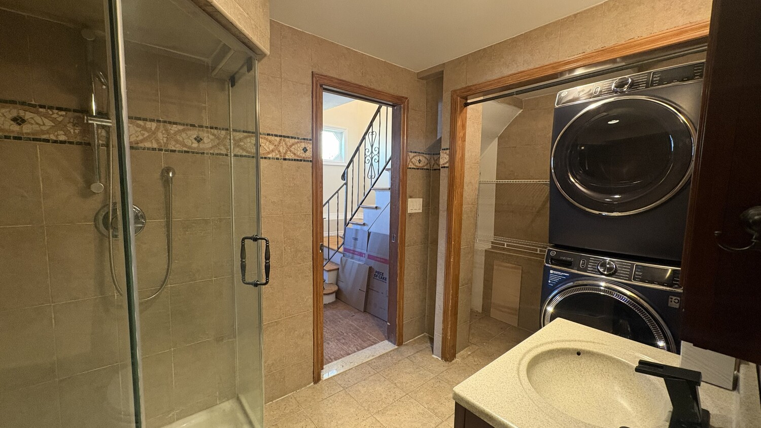 86 NOTRE DAME Avenue 2