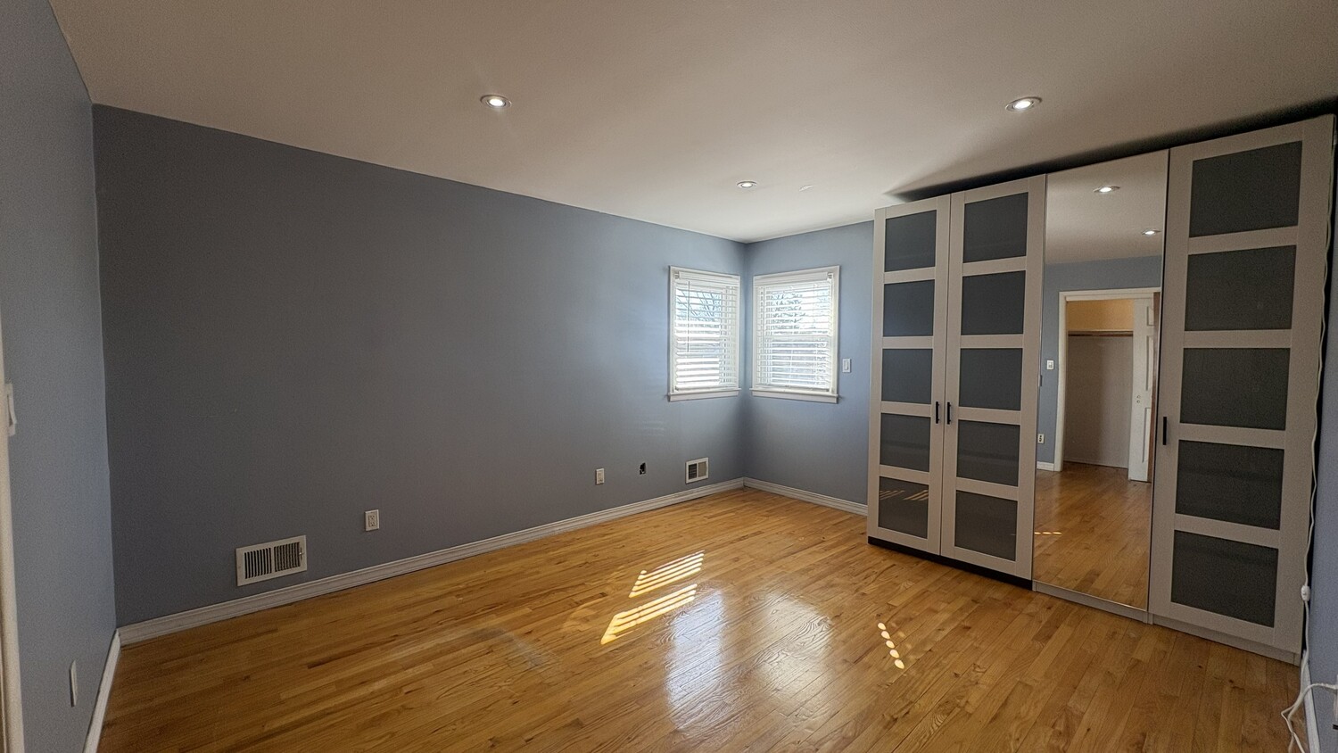 86 NOTRE DAME Avenue 2