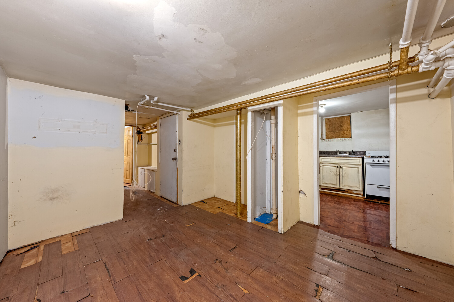 825 E 13TH Street