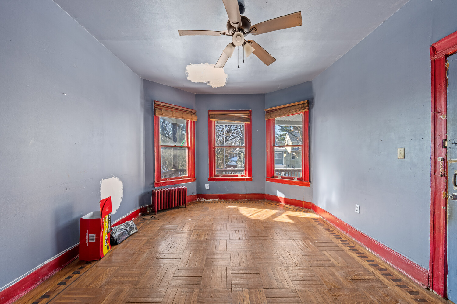 825 E 13TH Street