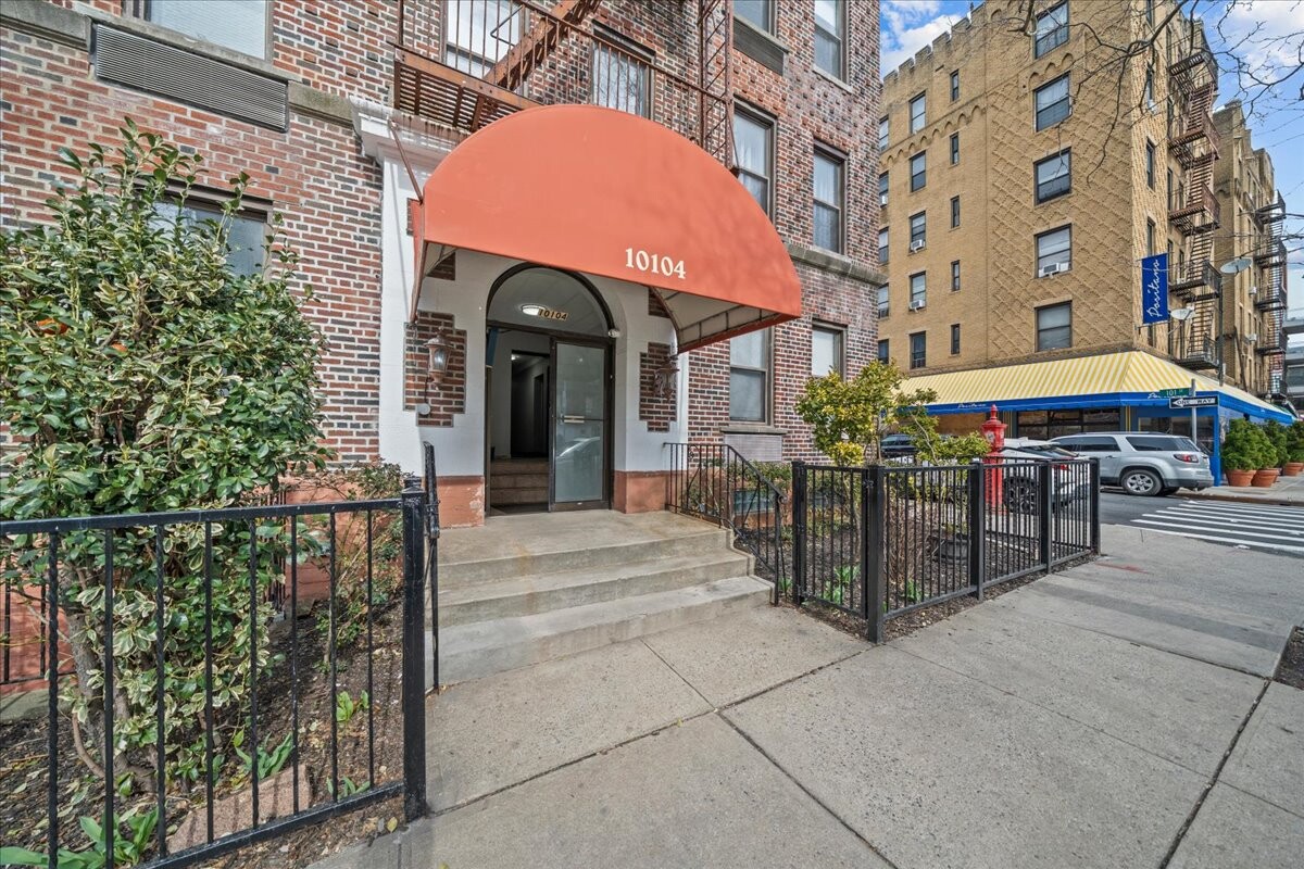 10104 4TH Avenue 4D