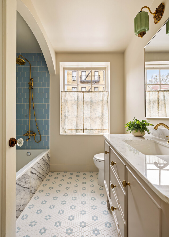 2102 ALBEMARLE Terrace