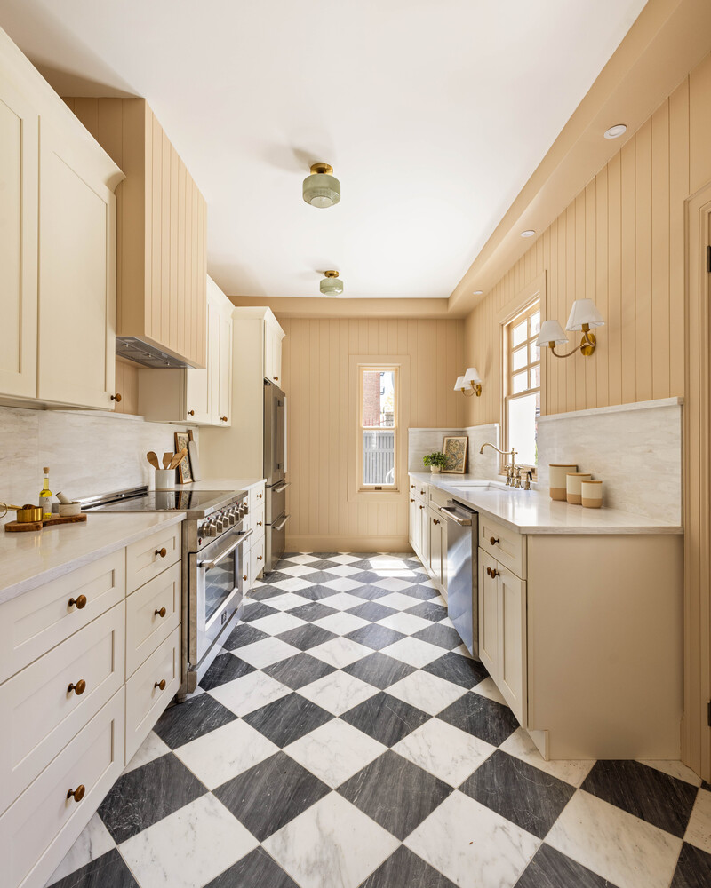 2102 ALBEMARLE Terrace