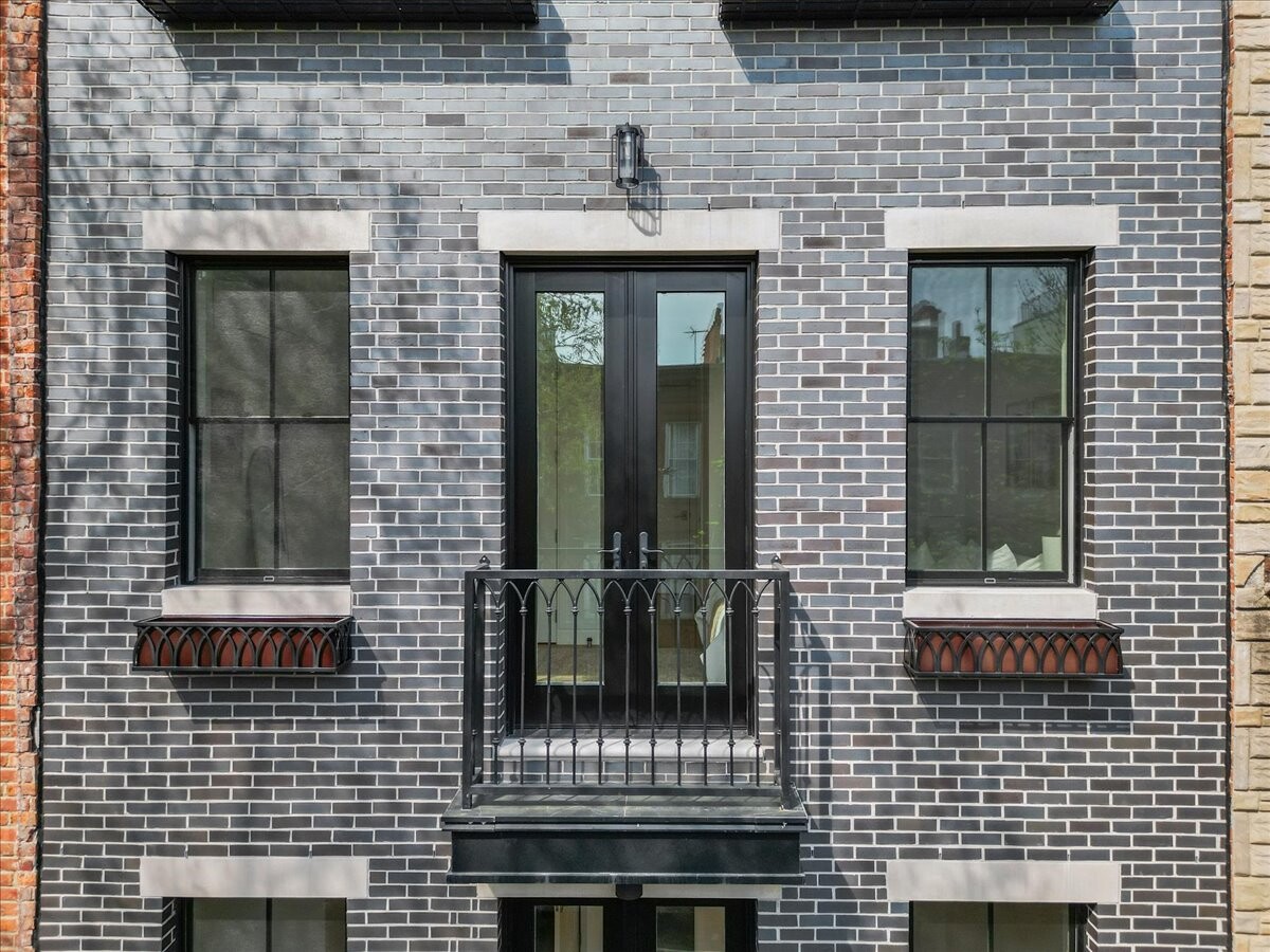 147 LUQUER Street 3