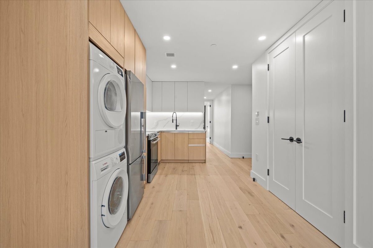 107 SCHAEFER Street 4C