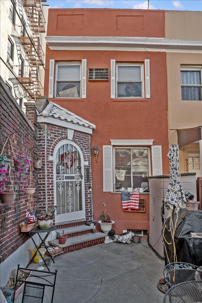 9315 LAFAYETTE Walk