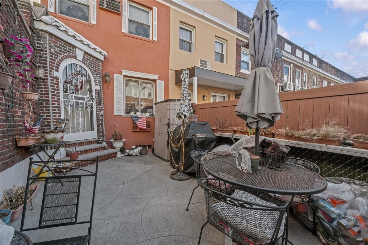 9315 LAFAYETTE Walk