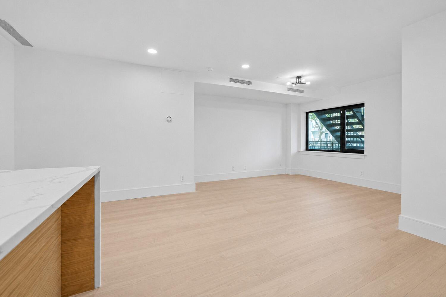 118 MADISON Street 1