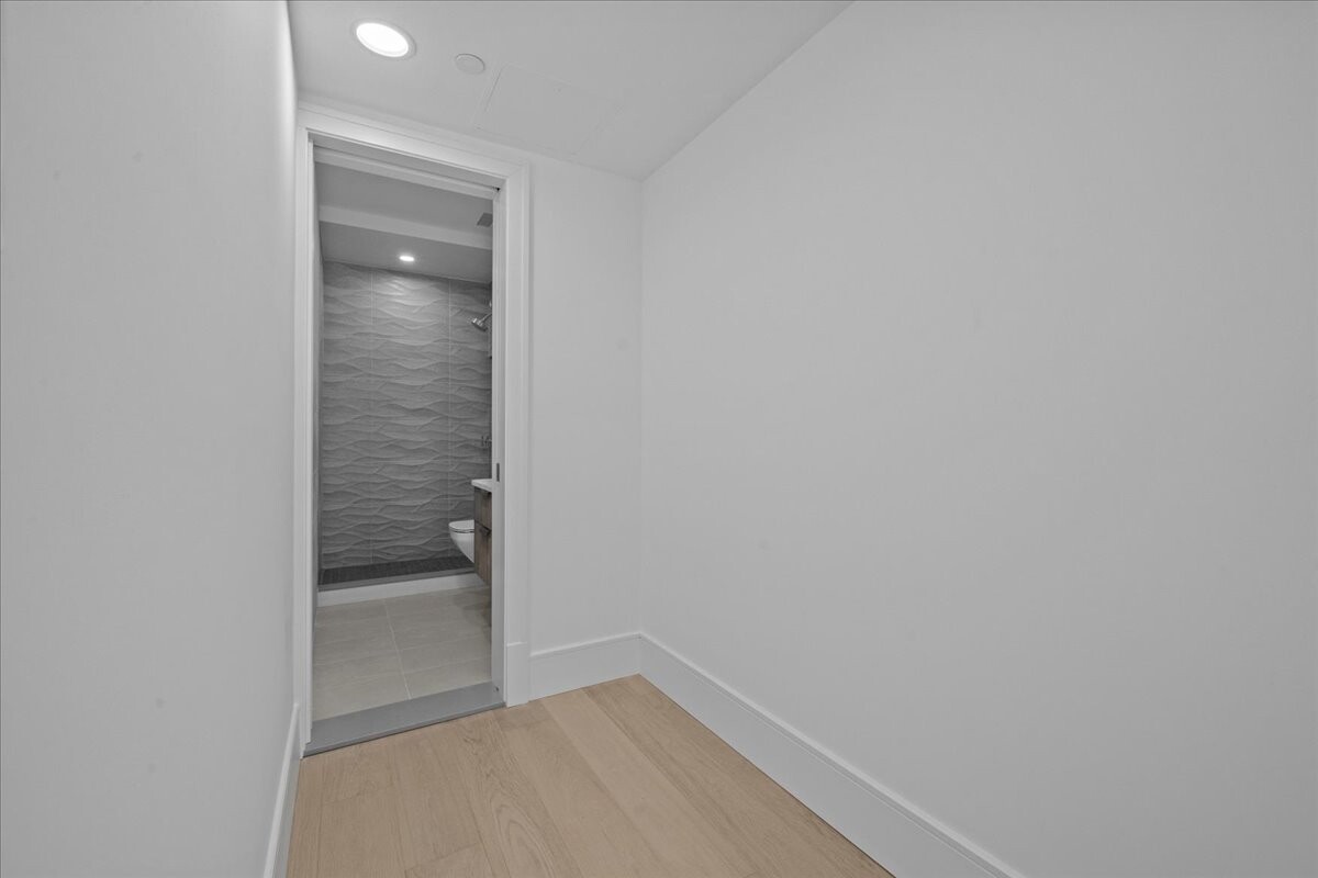 118 MADISON Street 1