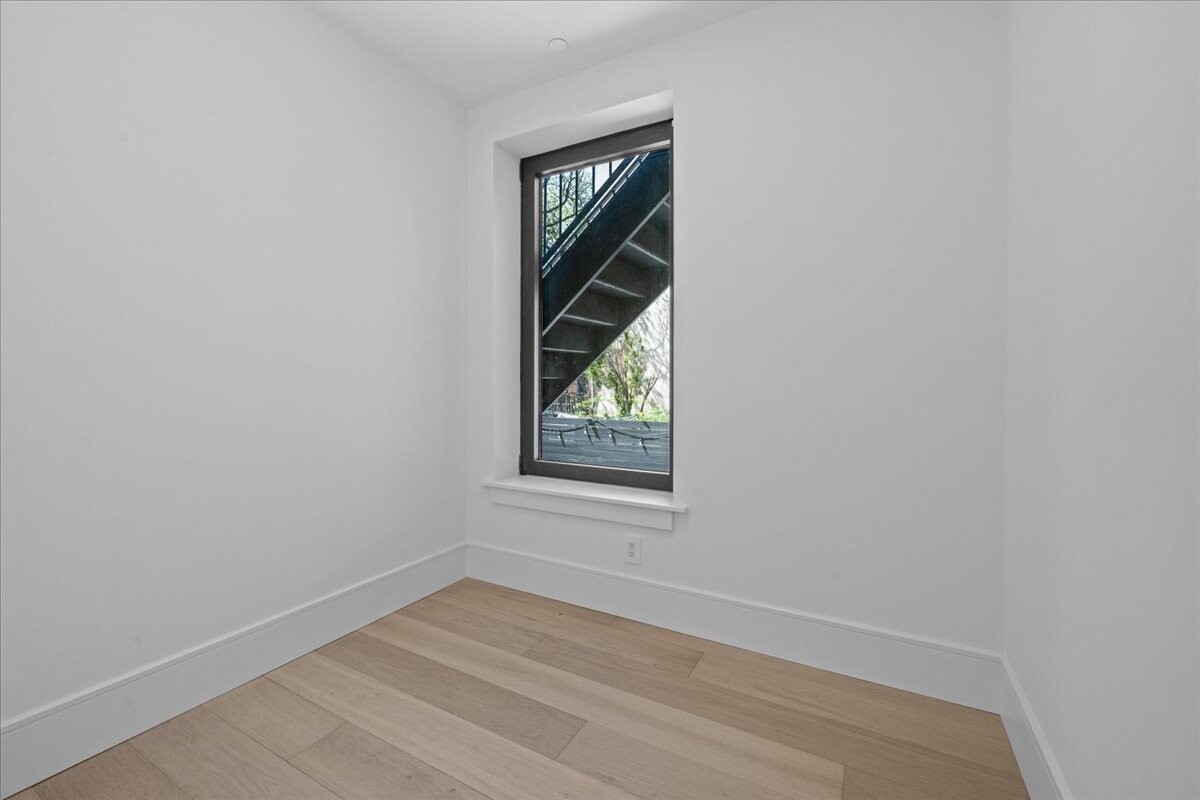 118 MADISON Street 1