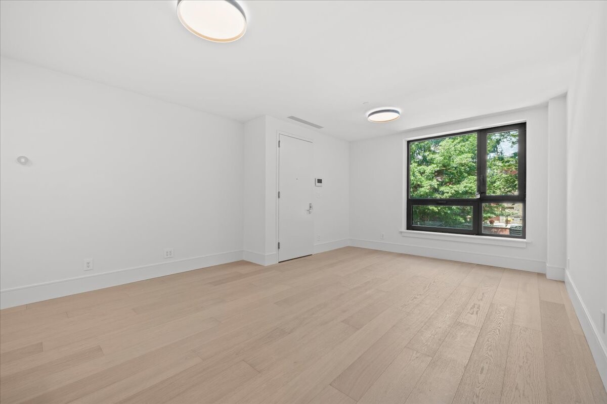 118 MADISON Street 2