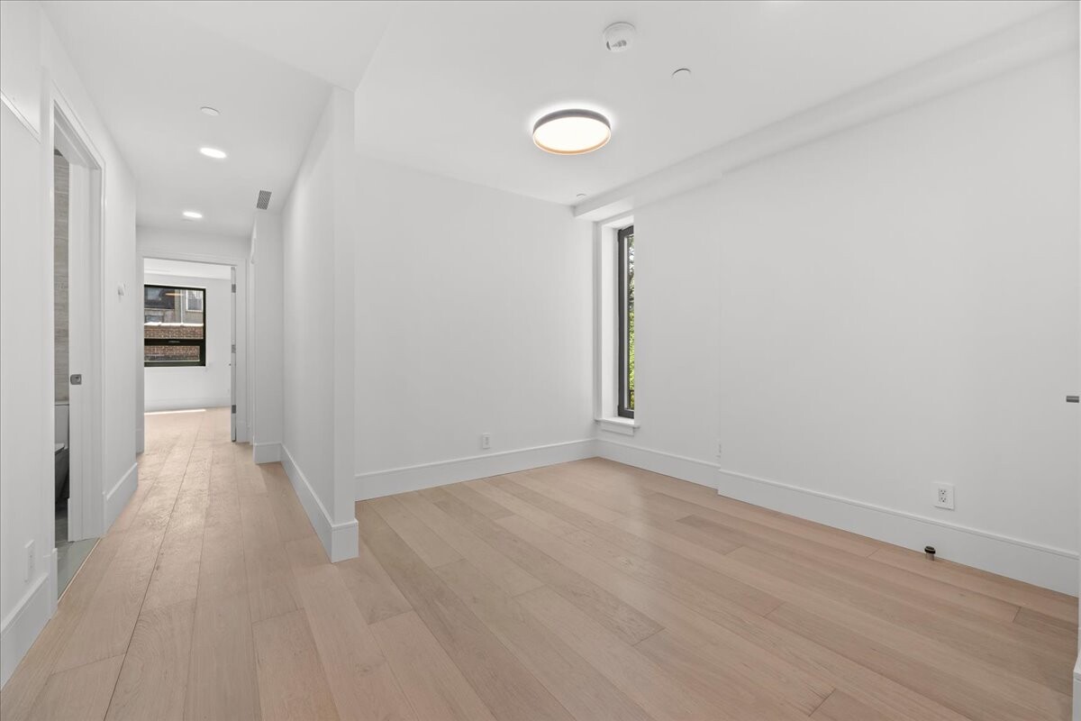 118 MADISON Street 2