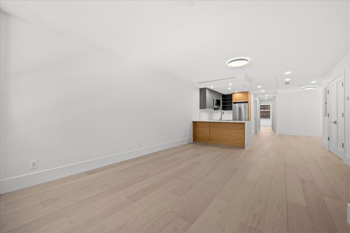 118 MADISON Street 2