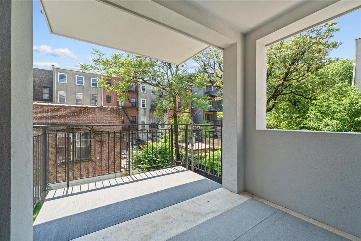 118 MADISON Street 2