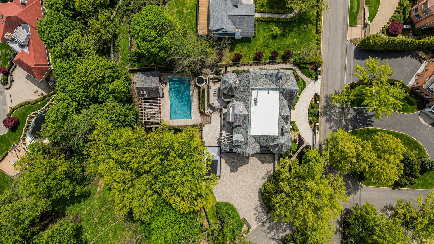 125 BENEDICT Road