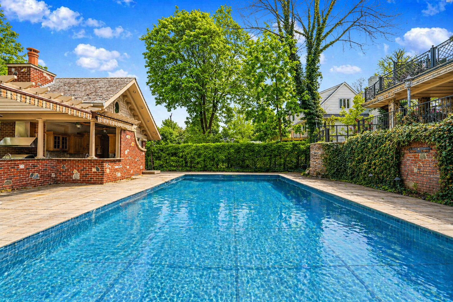 125 BENEDICT Road