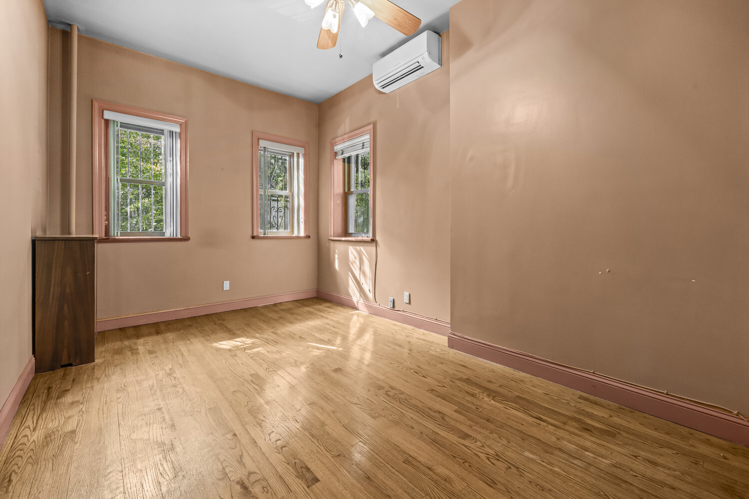 485 CLINTON Street HOUSE