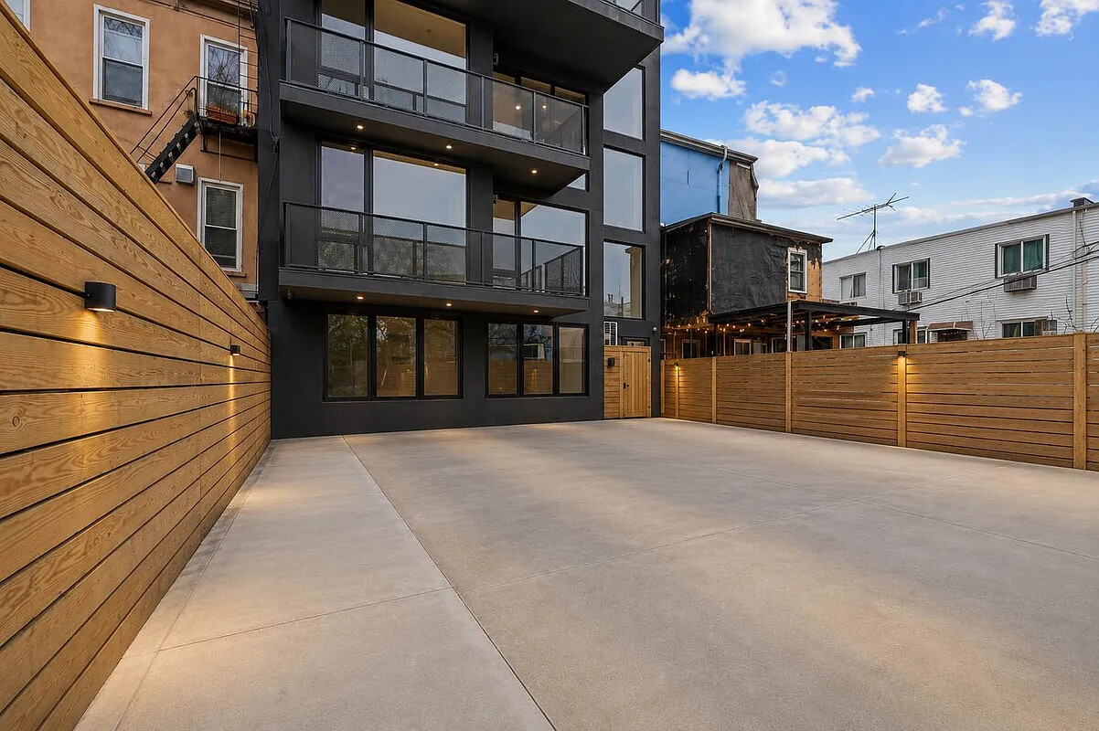 107 SCHAEFER Street GB