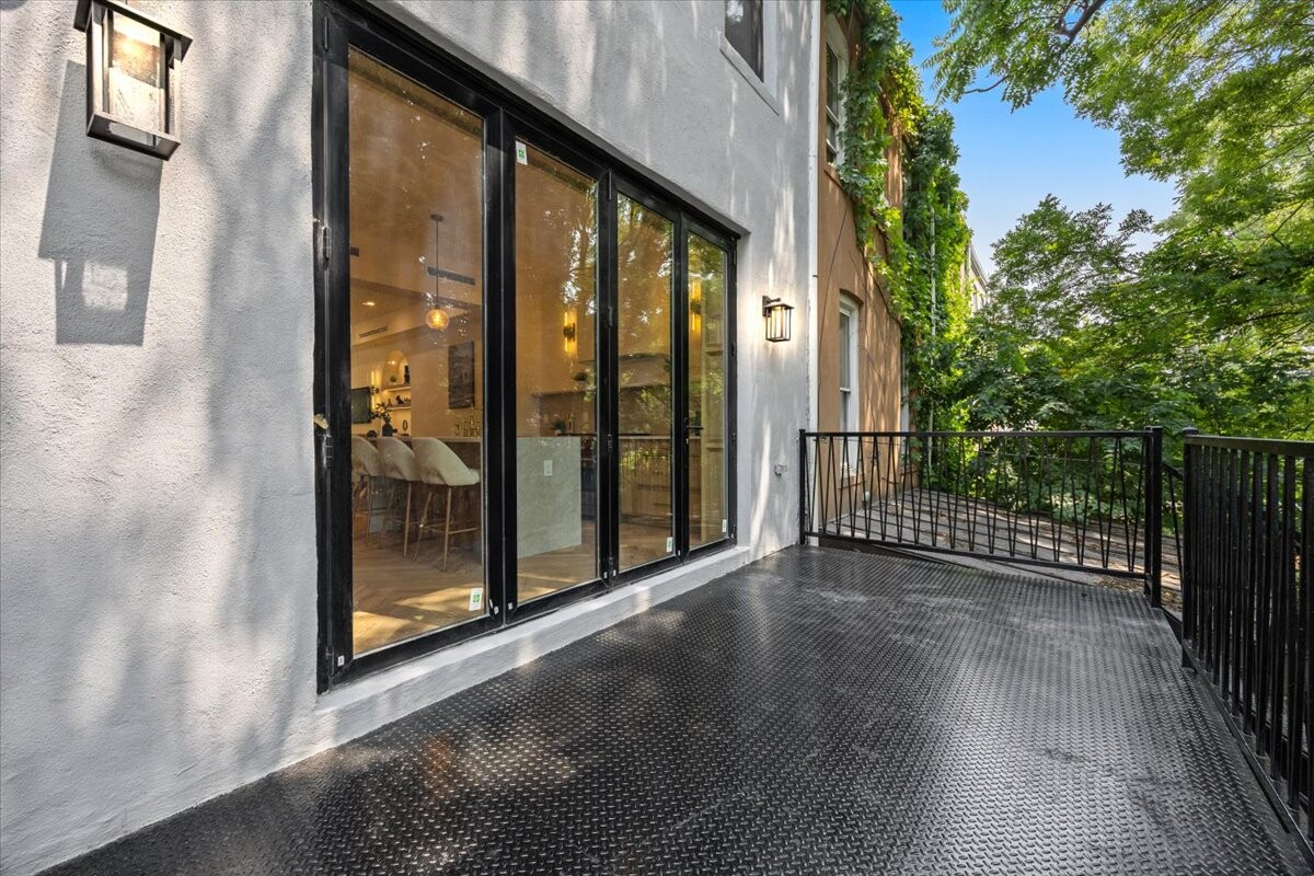 394 BAINBRIDGE Street