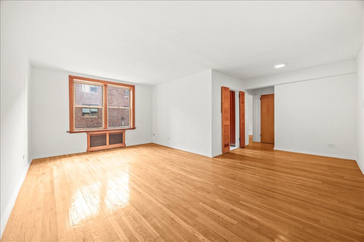 759 E 10TH Street 4A