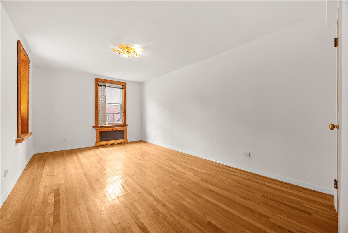 759 E 10TH Street 4A