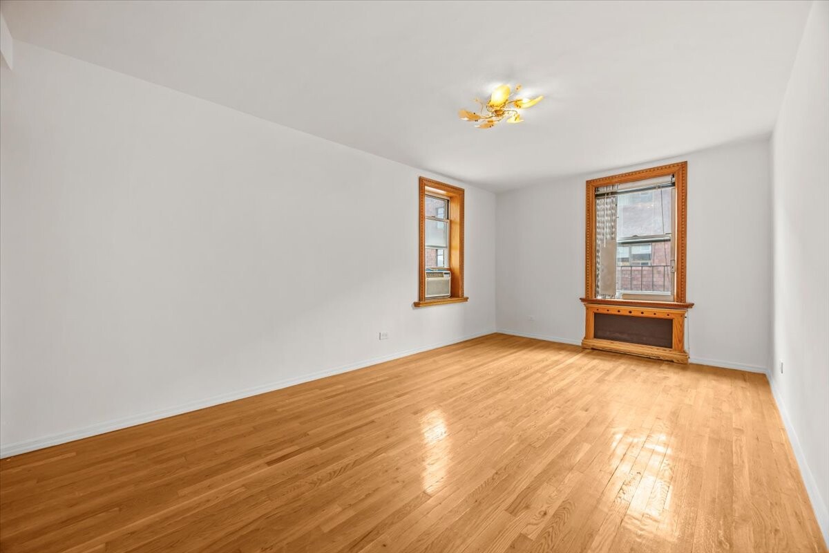 759 E 10TH Street 4A