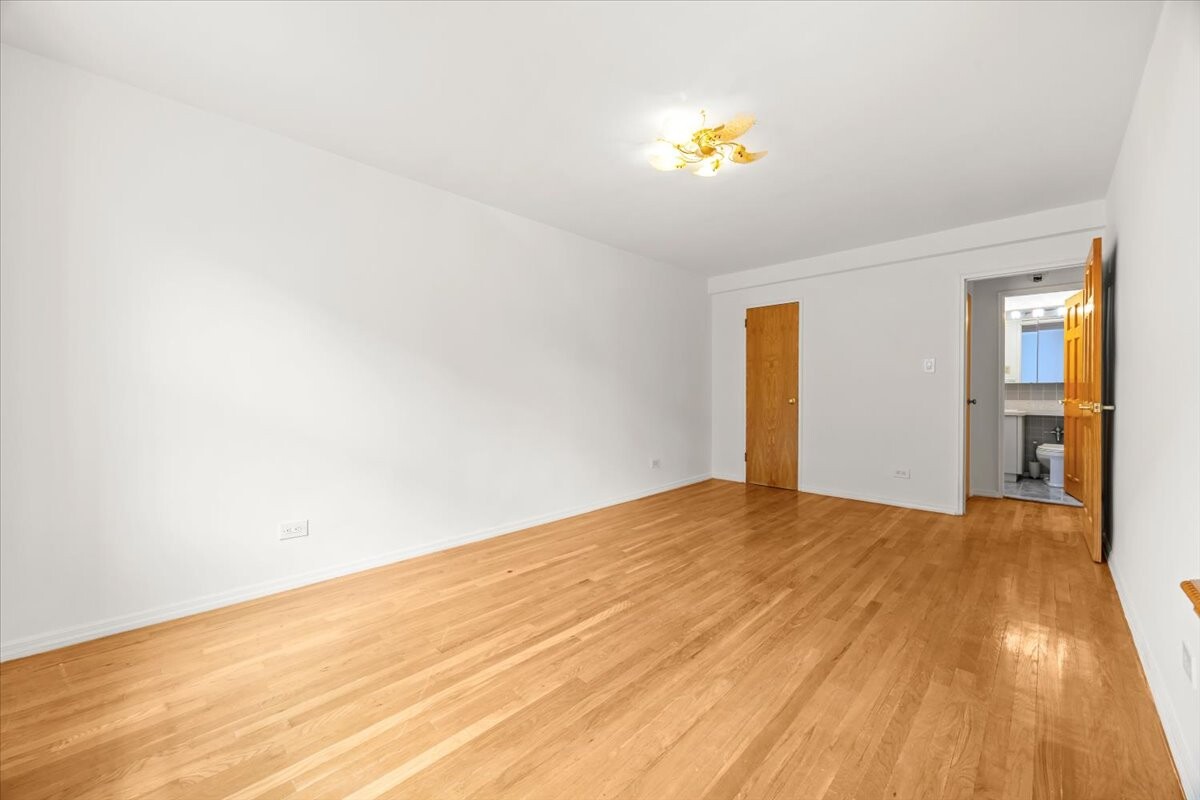 759 E 10TH Street 4A