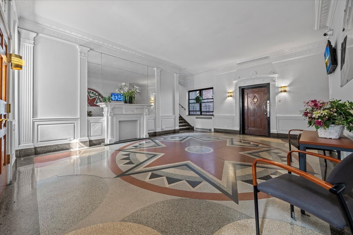 2375 OCEAN Avenue 5D