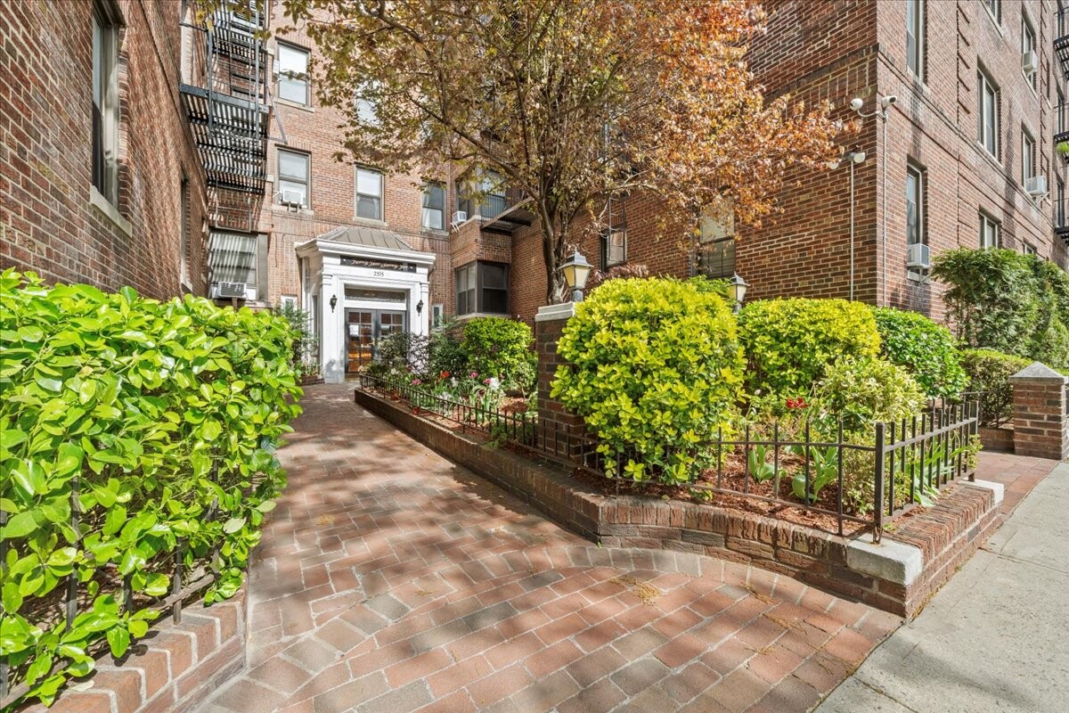 2375 OCEAN Avenue 5D