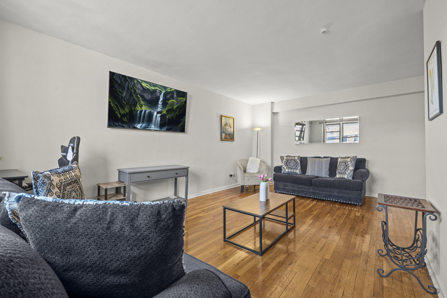 282 E 35TH Street 7E