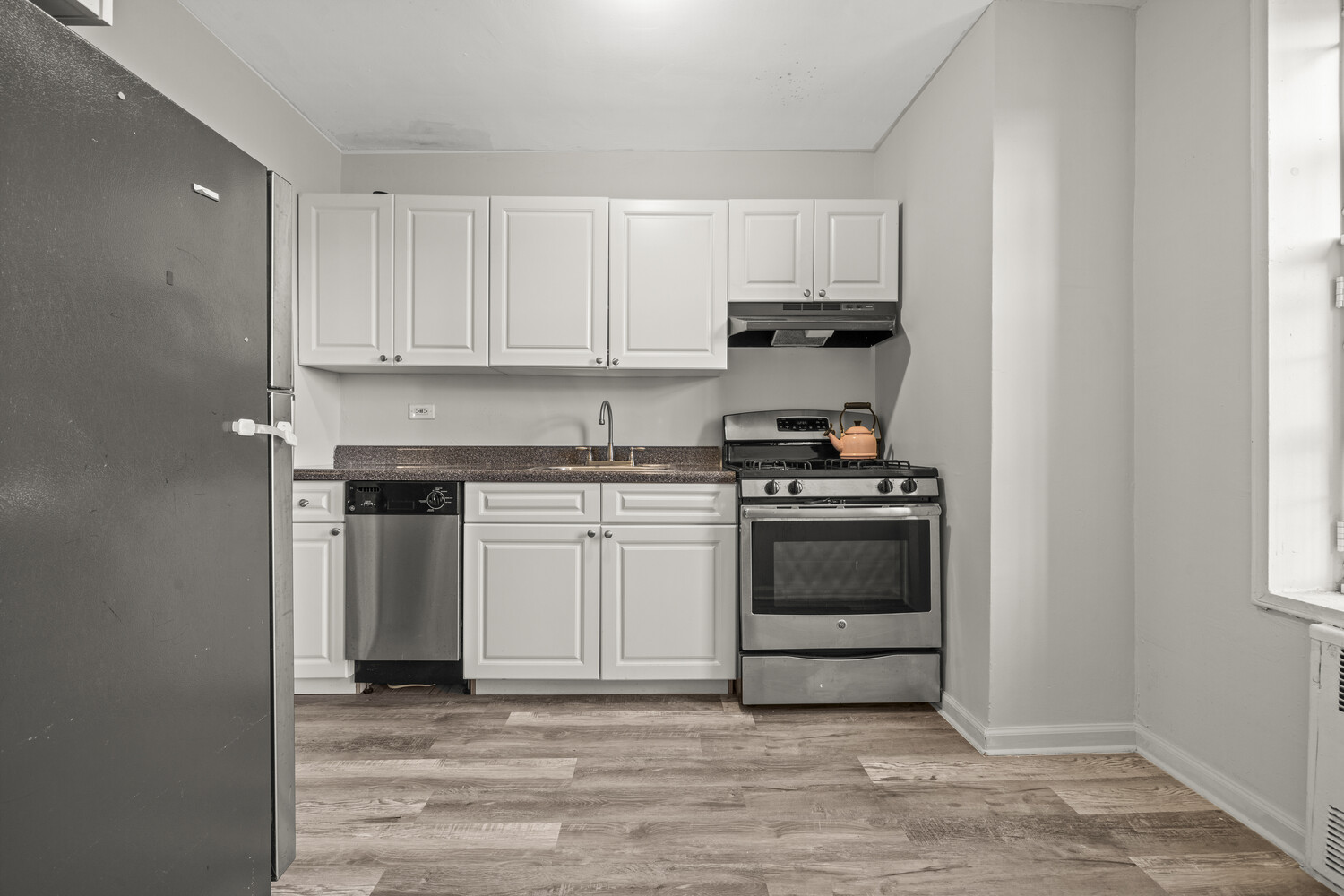 282 E 35TH Street 7E