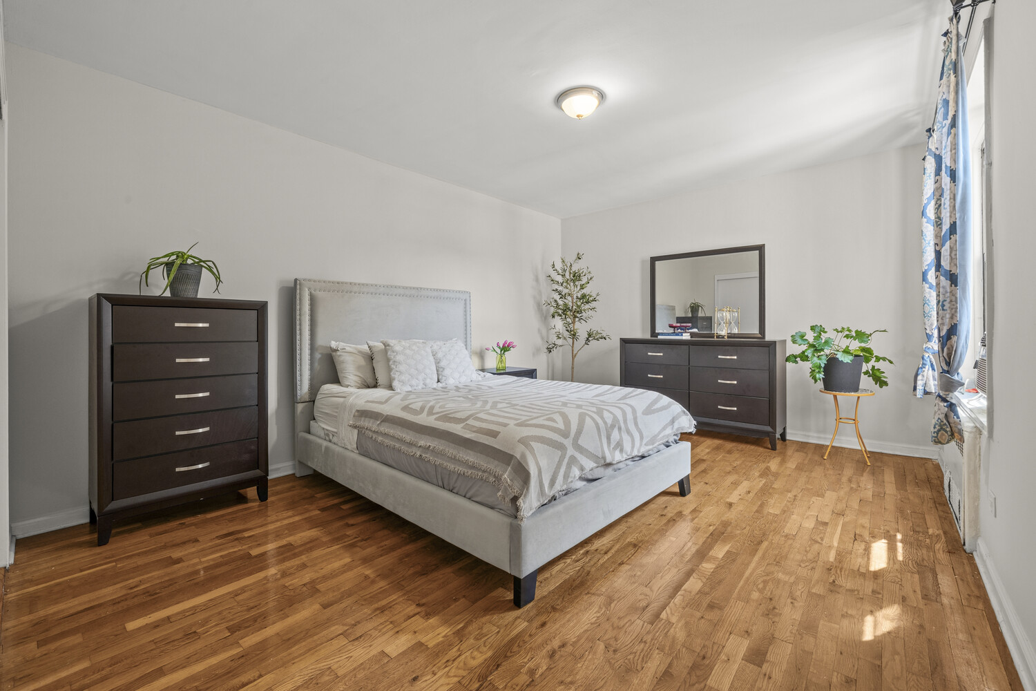 282 E 35TH Street 7E