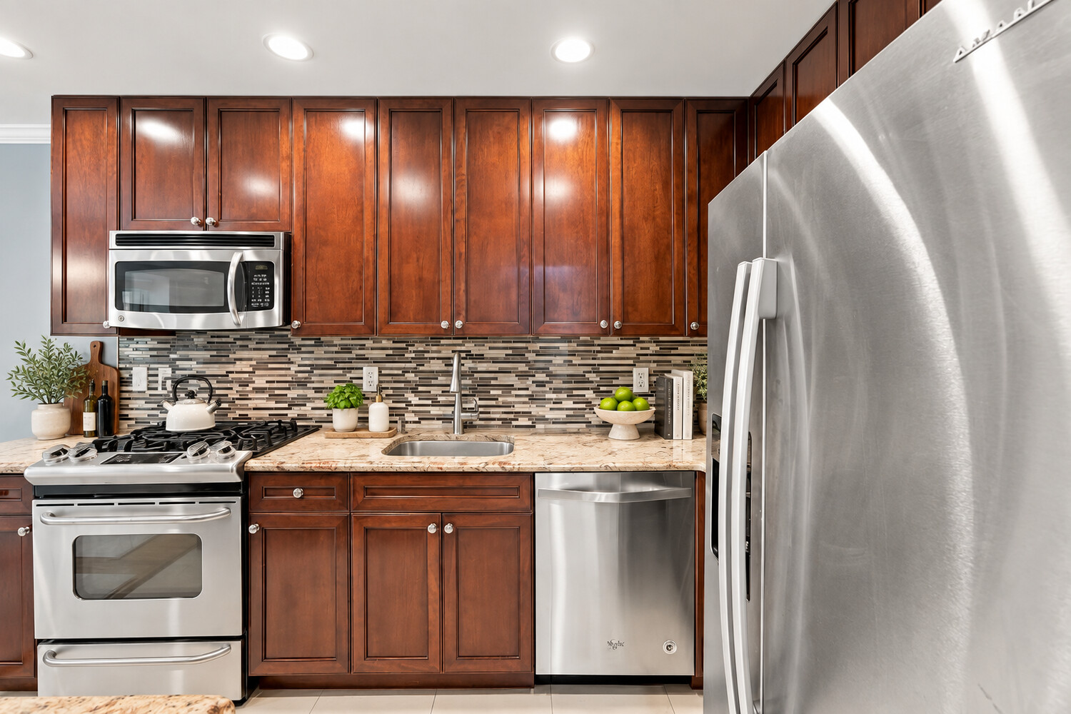 23 GADSEN Place 2A