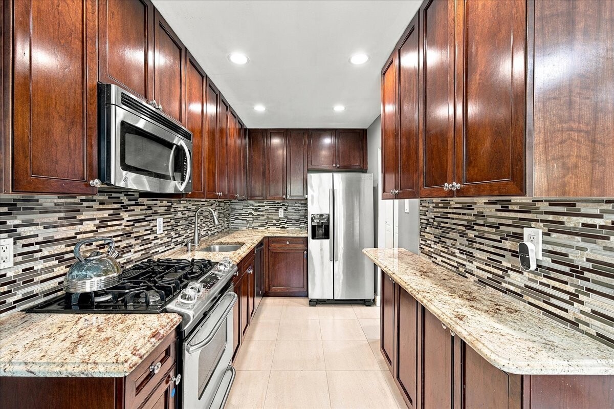 23 GADSEN Place 2A