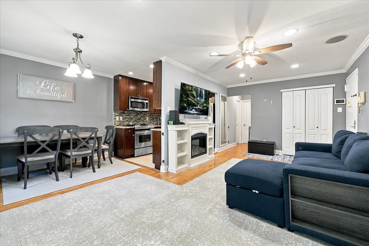23 GADSEN Place 2A