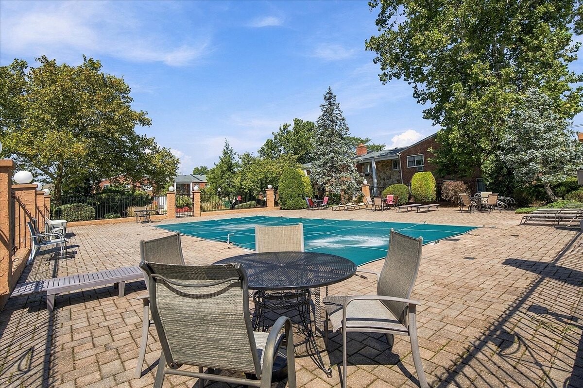 23 GADSEN Place 2A